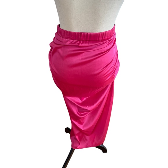 Elegant Pink Ruched Skirt - Picture 3 of 3